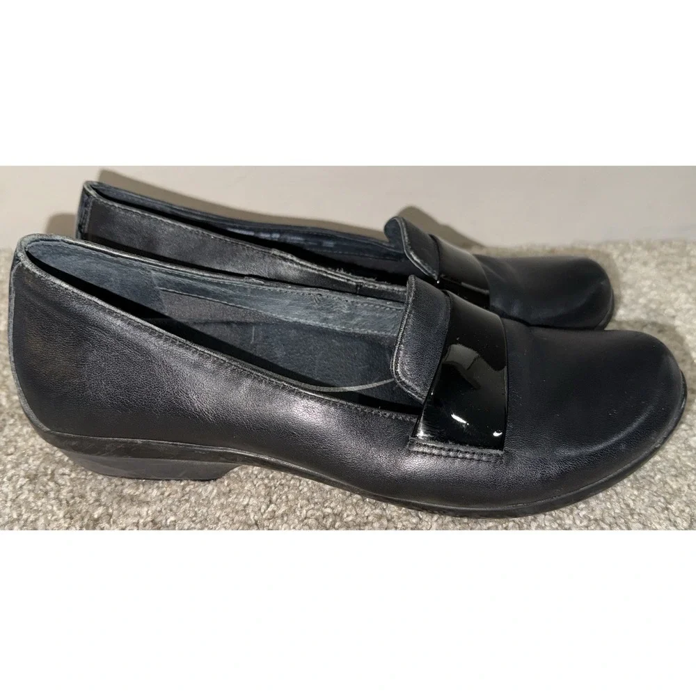 Dansko Oksana Loafers EU 39 / US 8.5-9 Black Leather Shoes Patent Trim Slip On